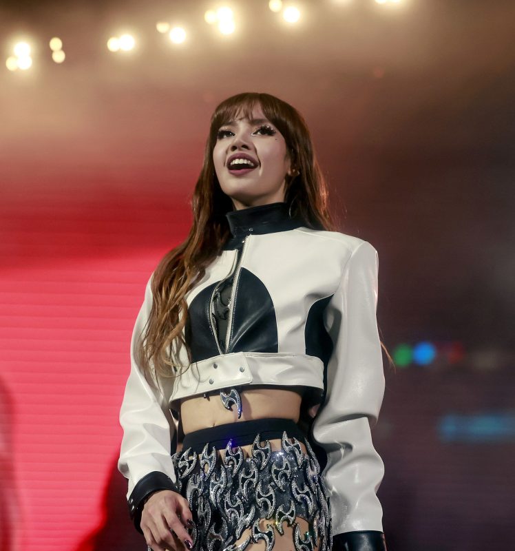 BLACKPINK’s Lisa Keeps Her 106 Million Followers Amazed