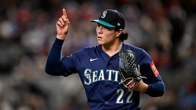 Mariners’ Ace Bryan Woo Hoists Team Atop AL West
