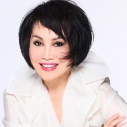 Ladies & Legends: Yue-Sai Kan