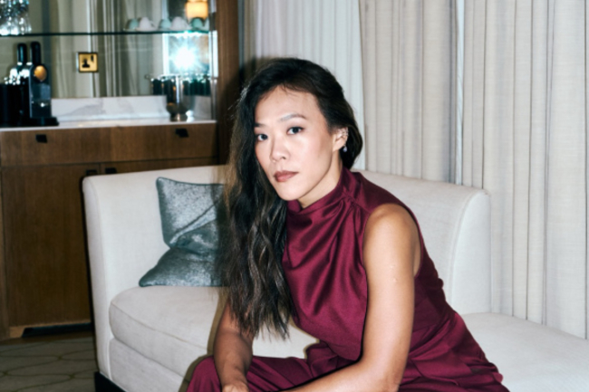 Shih-Ching Tsou Captures Taipei Night Market Magic on iPhone